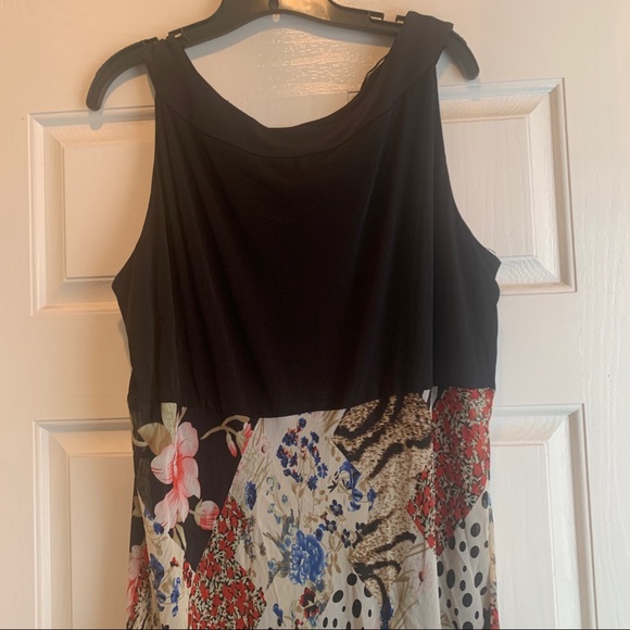 Le Bos Floral Maxi Dress - Picture 4 of 5